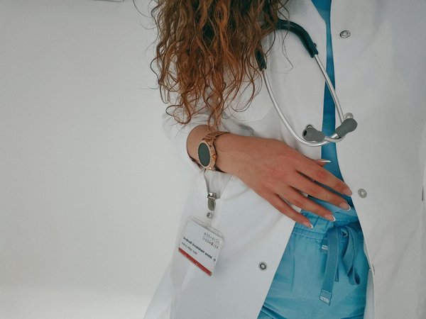 Hydrojet dentaire : votre allié pour des dents éclatantes